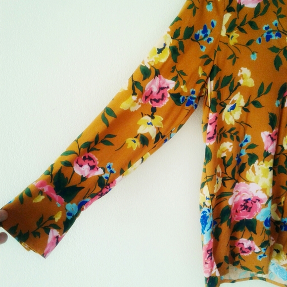 OLD NAVY Long Sleeve Daisy Yellow Floral Top XS - Picture 6 of 8